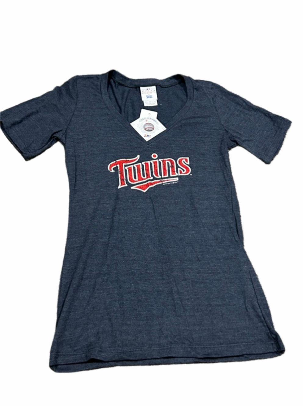 NWT MLB Genuine Merchandise Minnesota Twins Women's v-neck size medium